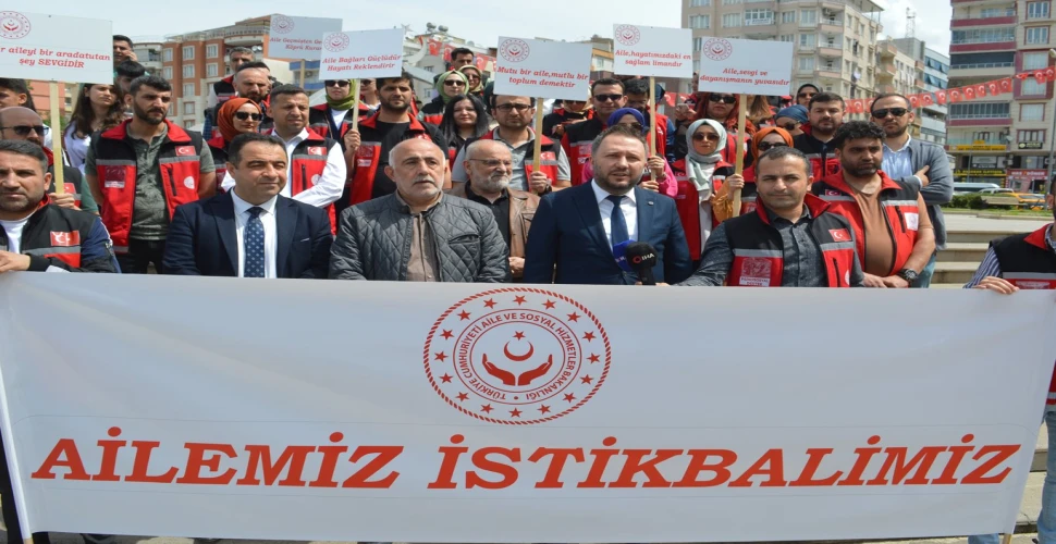 Siirt'te "Ailemiz İstikbalimiz" yürüyüşü